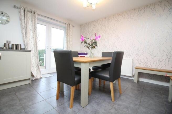Open Plan Kitchen, Dinng & Lounge Area