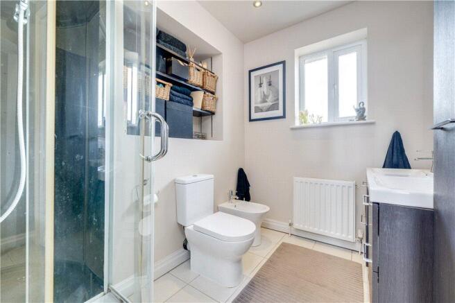 4 bed Semi-Detached for sale Image 11