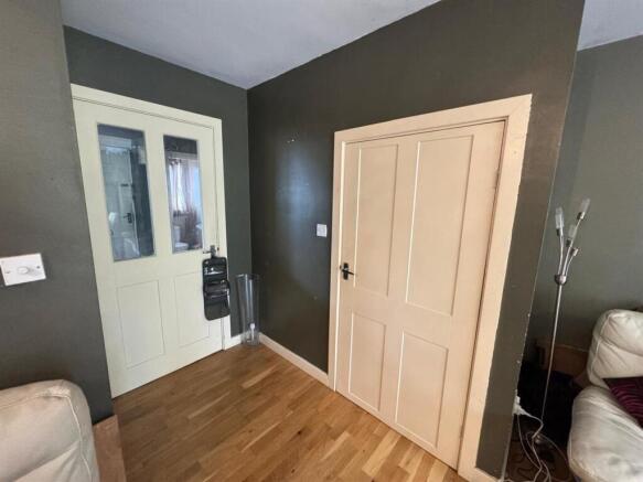 3 bed Semi-Detached for sale Image 8