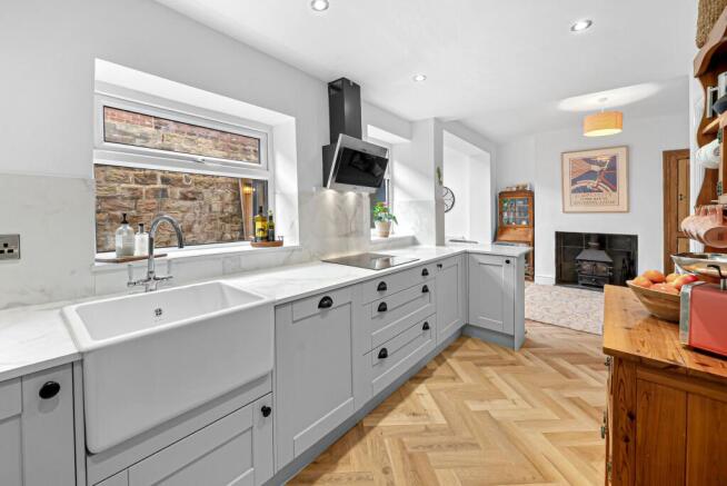 3 bed Semi-Detached for sale Image 6