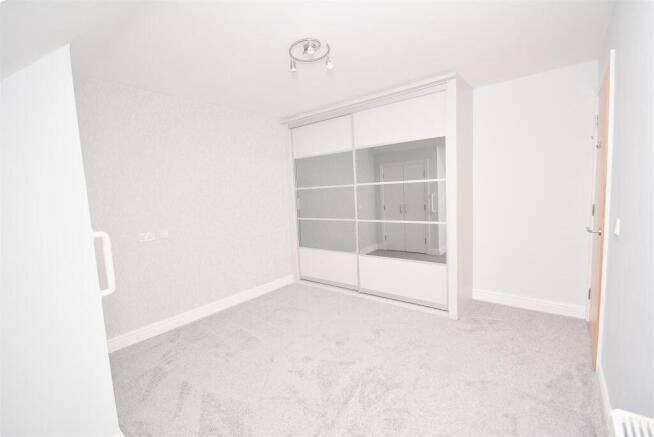 Bed 1.jpg