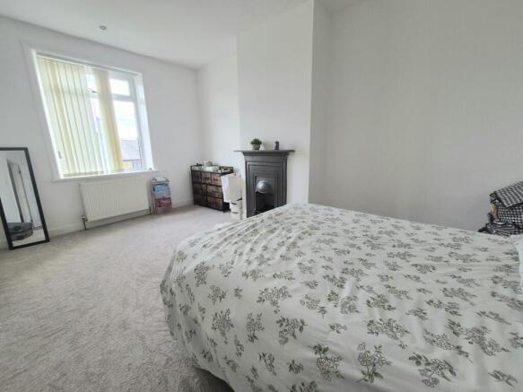 2 bed Terraced to rent Image 7