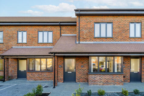 Oakwood Court, Watford, WD25
