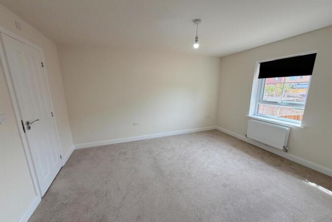4 bed Detached to rent Image 9