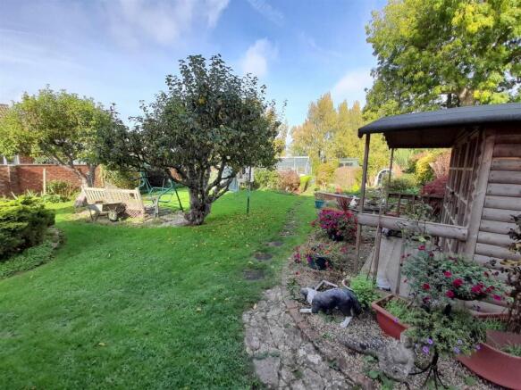 Rear garden 1.jpg