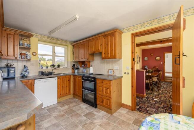 3 bed Detached for sale Image 7