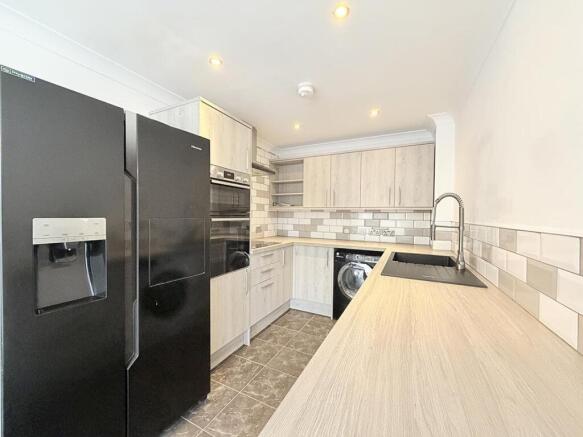 4 bed End of Terrace to rent Image 6
