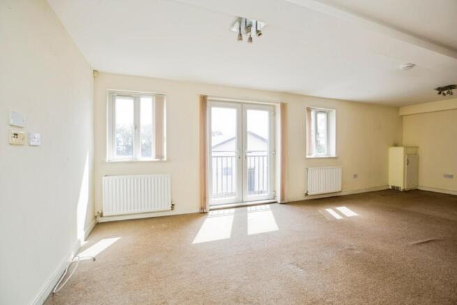 2 bed Flat for sale Image 10