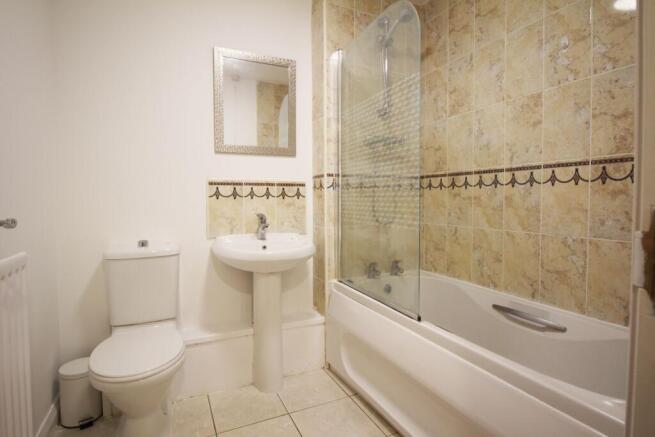 2 bed Apartment to rent Image 4