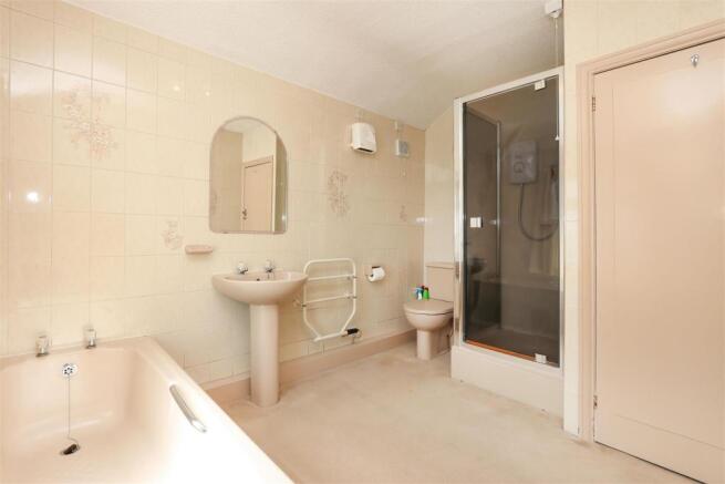 Bathroom.2.jpg