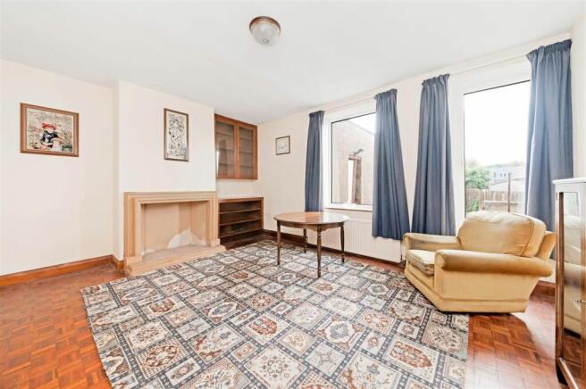DINING ROOM.jpg