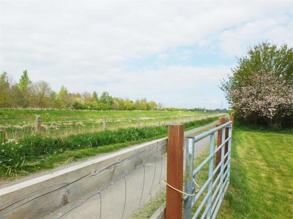 Large Access Gate.jpg