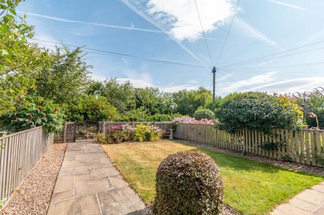 2 bed Semi-Detached for sale Image 8
