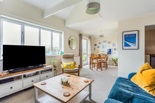 Sitting/Dining Room