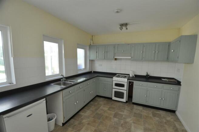 Spacious Kitchen/Dining Room