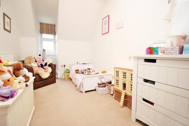 bedroom 4.JPG