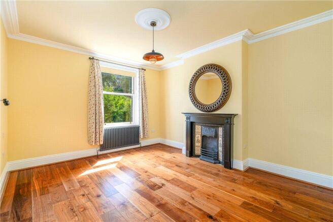 4 bed Terraced to rent Image 11