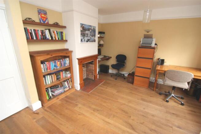 86 Bouverie Ave-stud