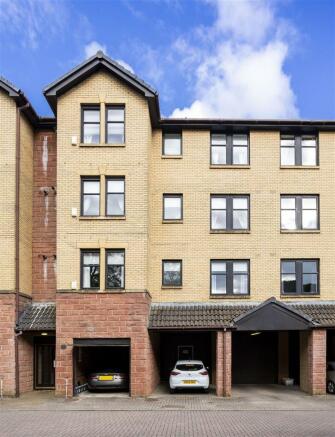 7_MILLERSNEUK_COURT_LENZIE_003.JPG