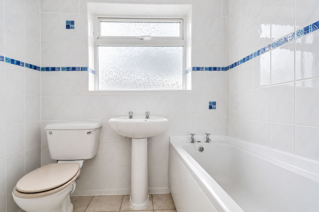 3 bed Semi-Detached to rent Image 11