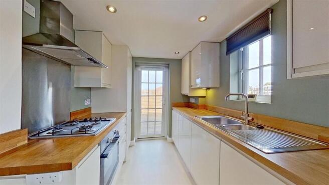 370-Wellington-Road-South-Hanworth-TW4-03032026_16