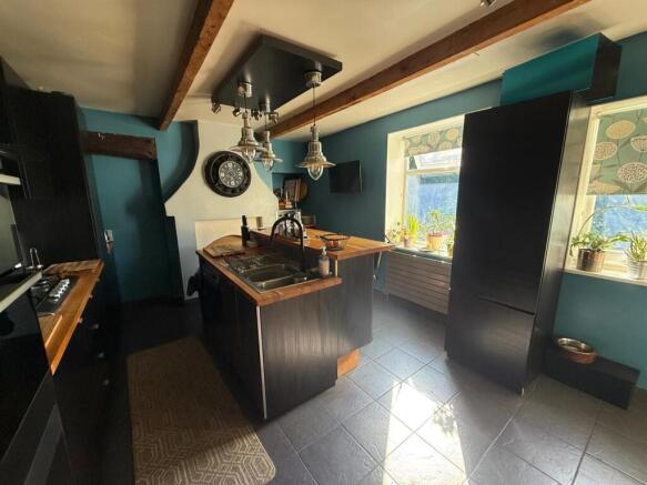 3 bed Terraced for sale Image 9
