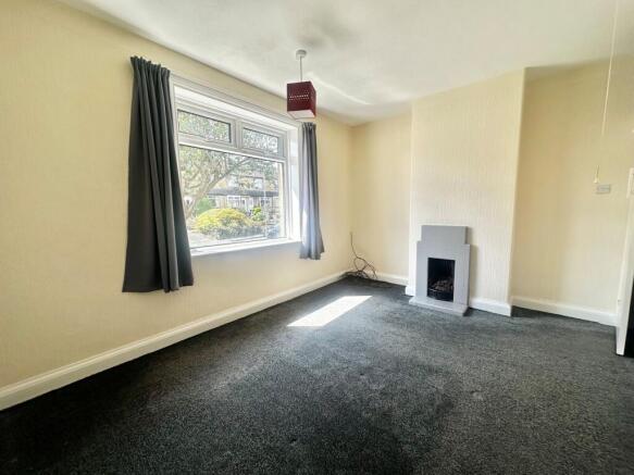 2 bed Town House to rent Image 8