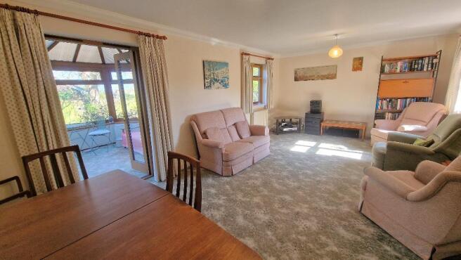 Sitting Room/Dining Room