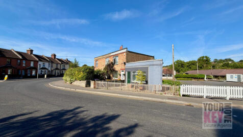 Thirlestane, Dymchurch Road, Hythe, Kent, CT21 6LB