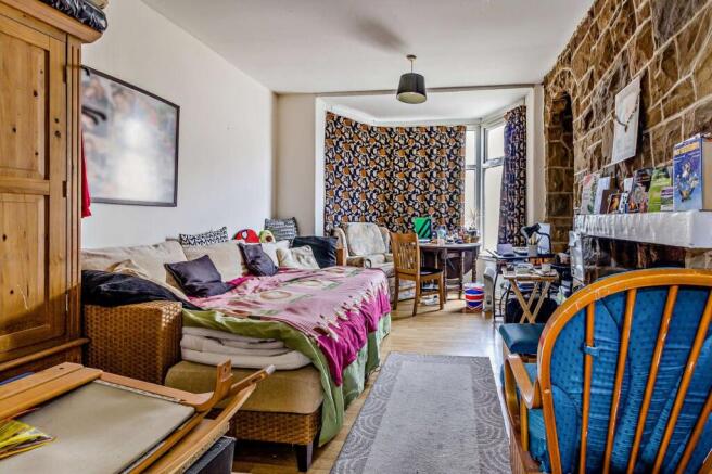 5 bed Flat for sale Image 5