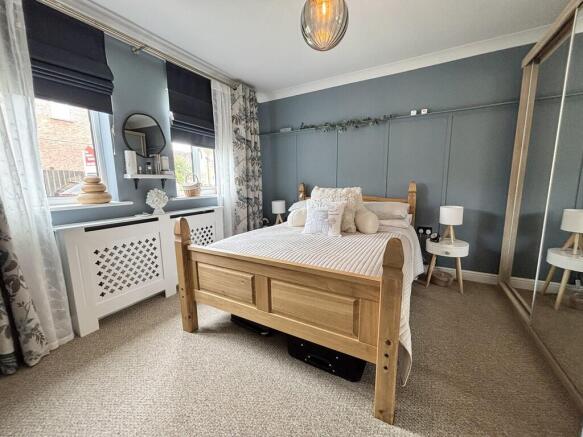 2 bed Semi-Detached Bungalow for sale Image 10