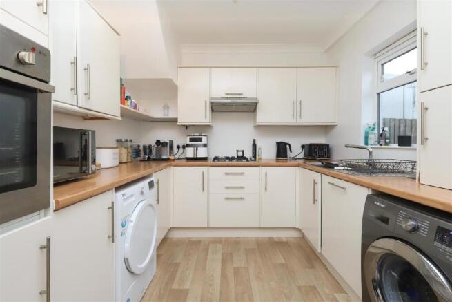 Hatherleigh Road, Ruislip, HA4 photo 4
