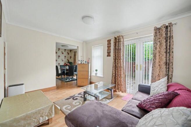 5 bed Semi-Detached for sale Image 7