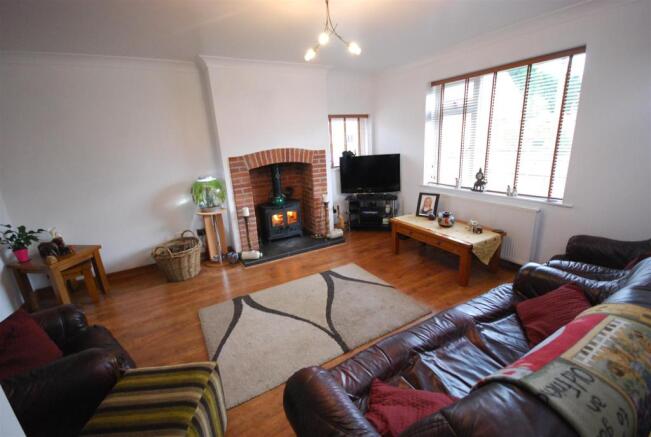 LOUNGE: