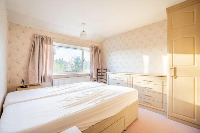 4 bed Semi-Detached for sale Image 8