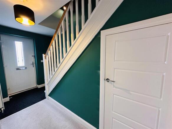 4 bed Detached for sale Image 5
