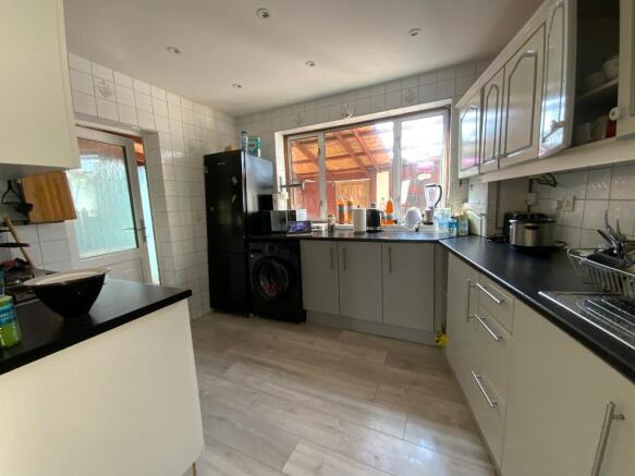 KITCHEN 11'2 x 8'7