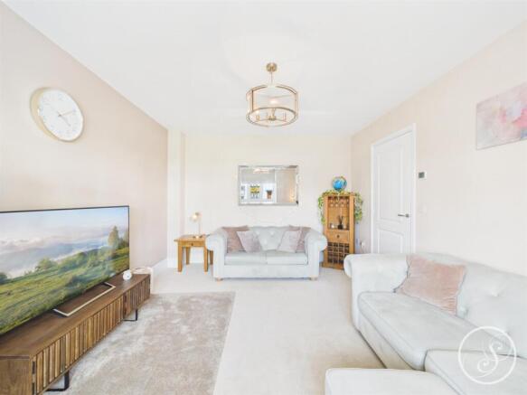 4 bed Detached for sale Image 5