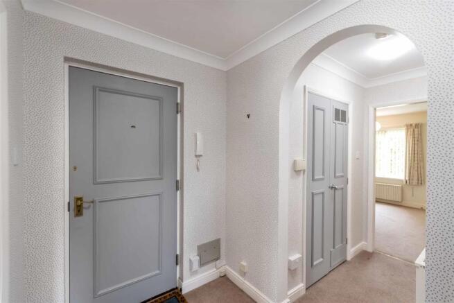 2 bed Apartment for sale Image 10