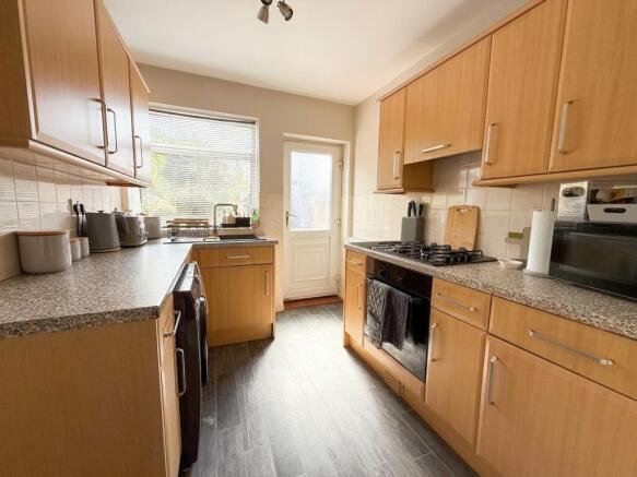 3 bed Semi-Detached for sale Image 6