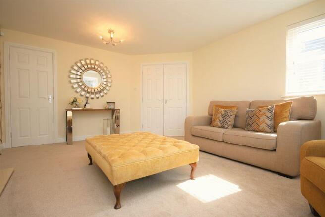 Living Room (2)