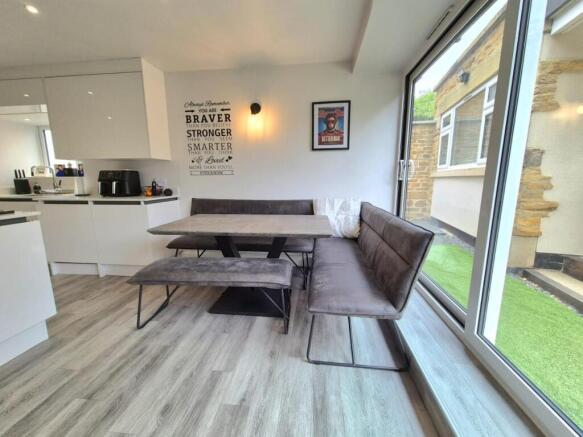 Manor Farm Road, Great Billing, Northampton photo 4