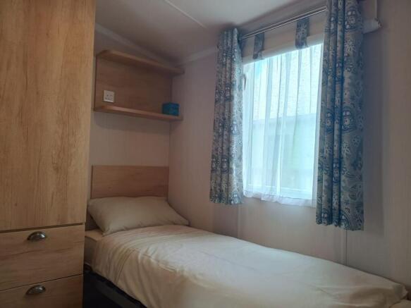2 bed Park Home for sale Image 5