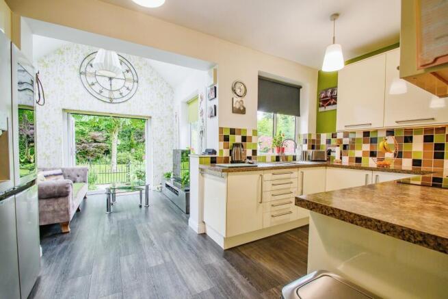 Kitchen/Sun Room