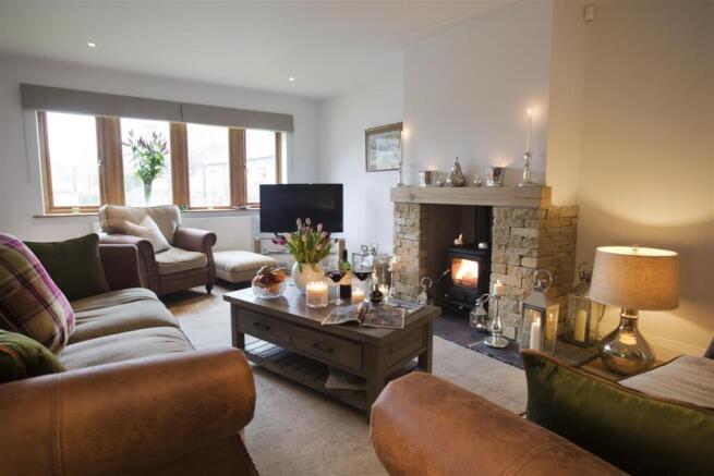 4 bed Town House to rent Image 5