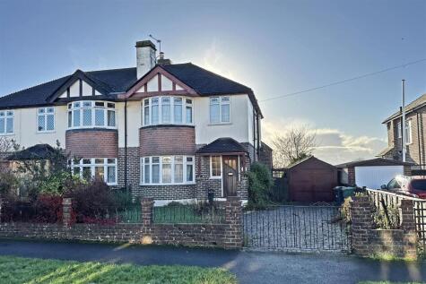 Woodside Way, Salfords, Redhill