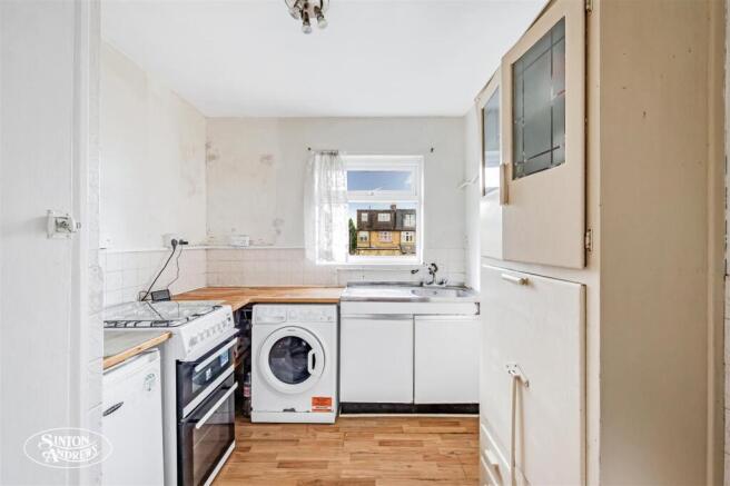 134a Midhurst Road-3.jpg