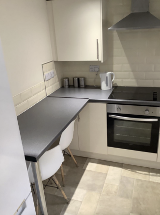 3 bed House to rent Image 5