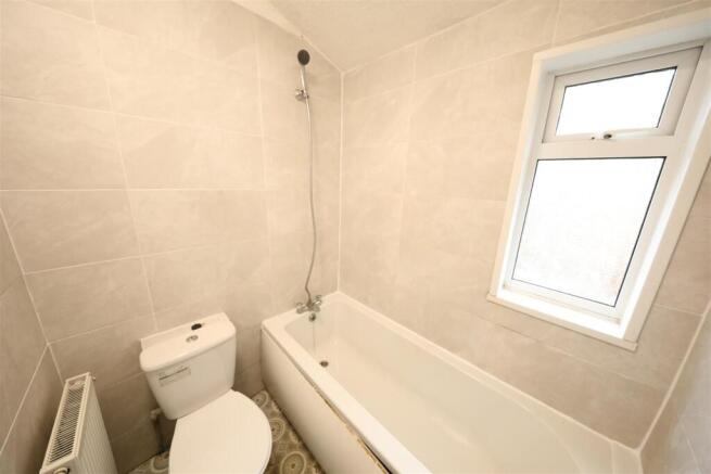 2 bed House to rent Image 4