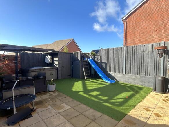 Massey Way, Haywards Heath, RH16 photo 4